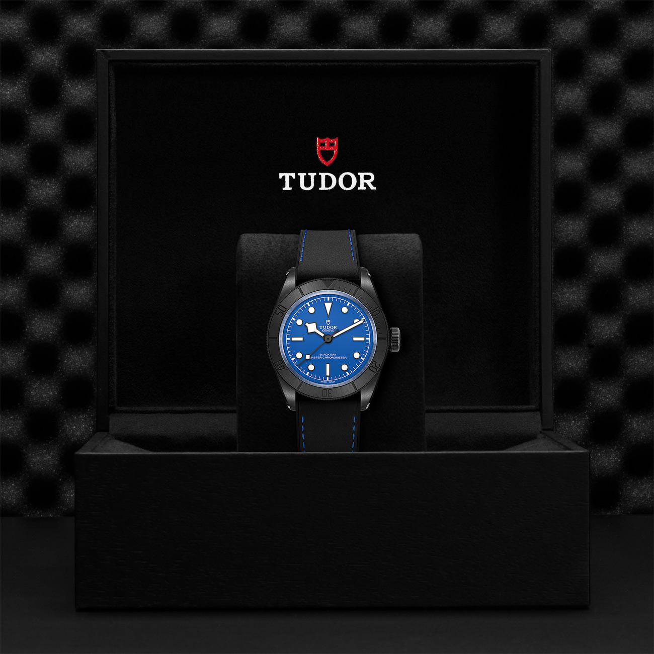 Montre TUDOR Black Bay Ceramic 41mm, cadran bleu