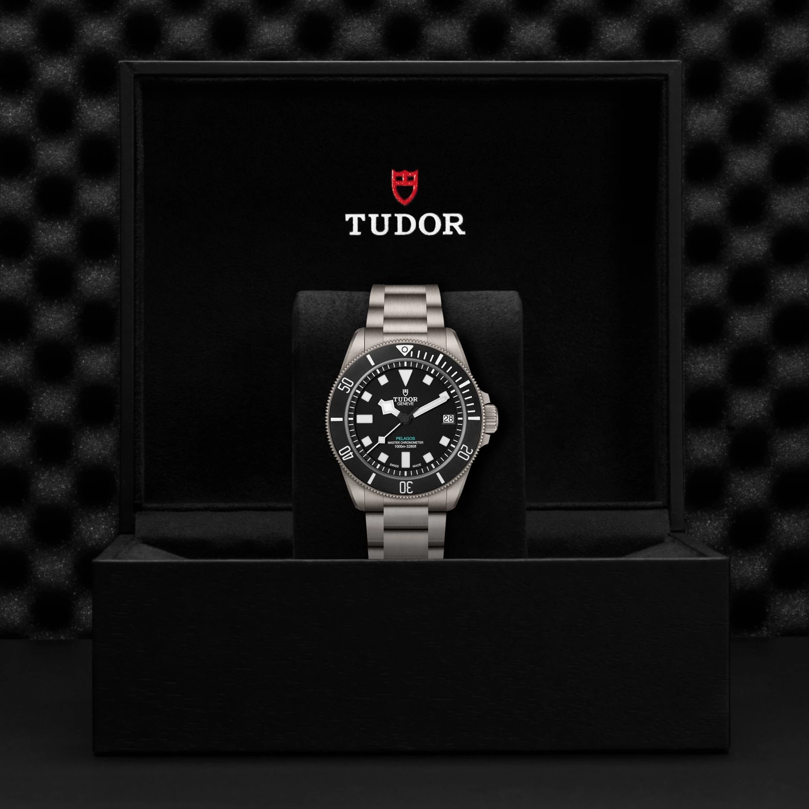Montre TUDOR Pelagos Ultra, lunette tournante unidirectionnelle, bracelet en titane